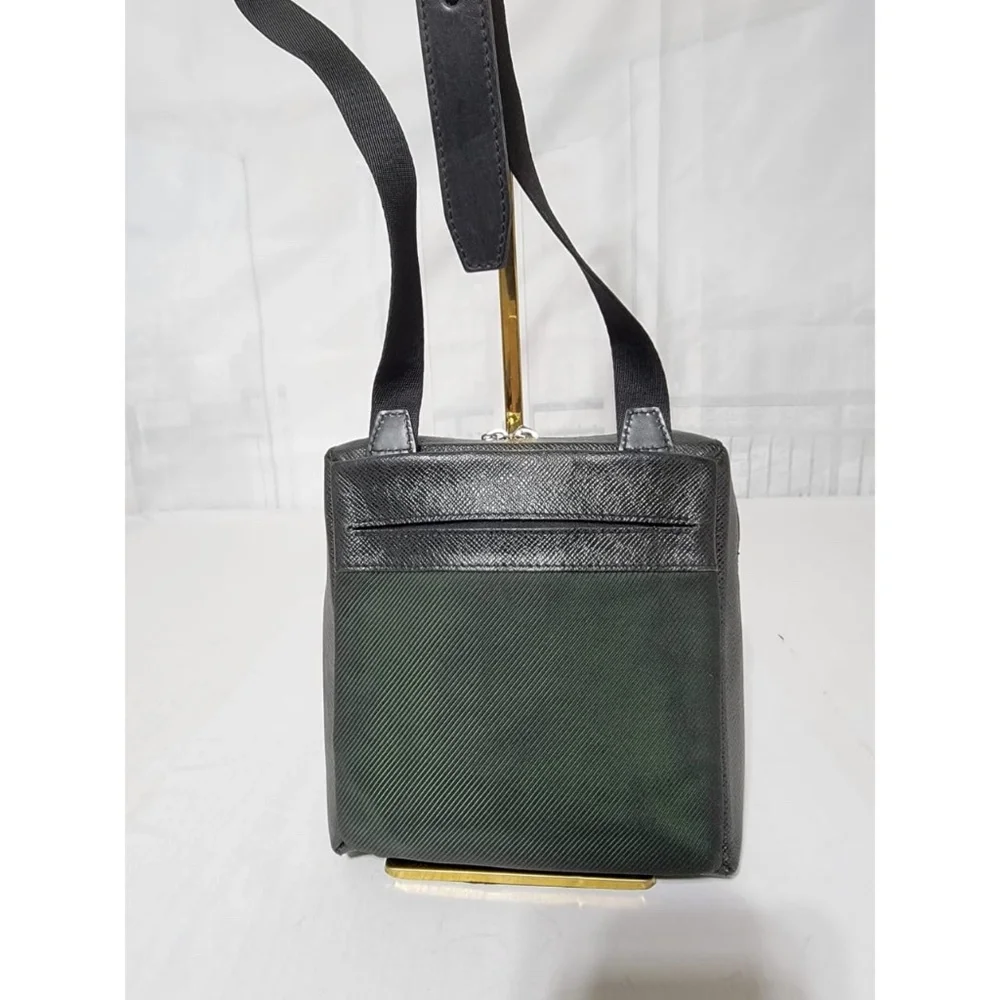 Authentic Louis Vuitton Taiga Leather Sayan Messenger Bag - Picture 7 of 15